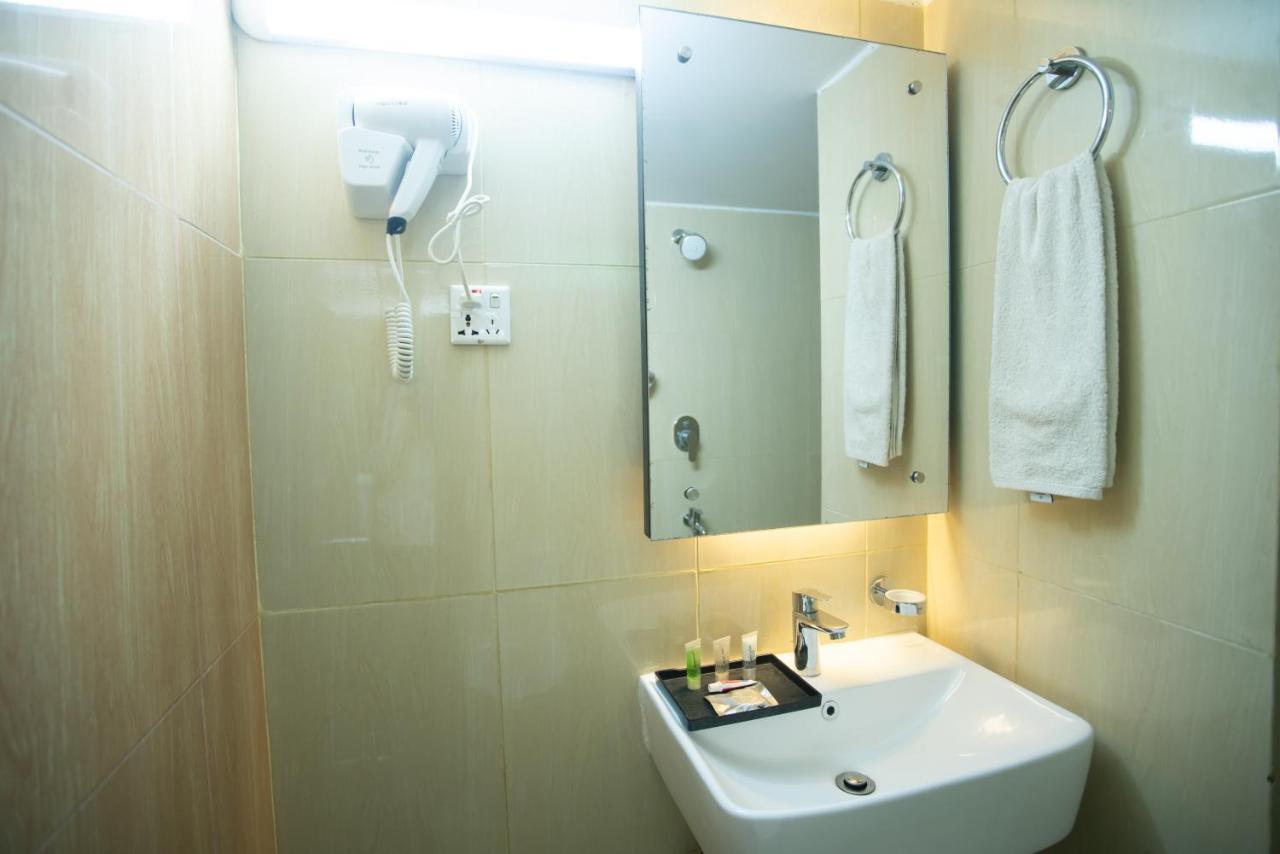 Jatra Hotel Grand Royal Dhaka Exterior foto