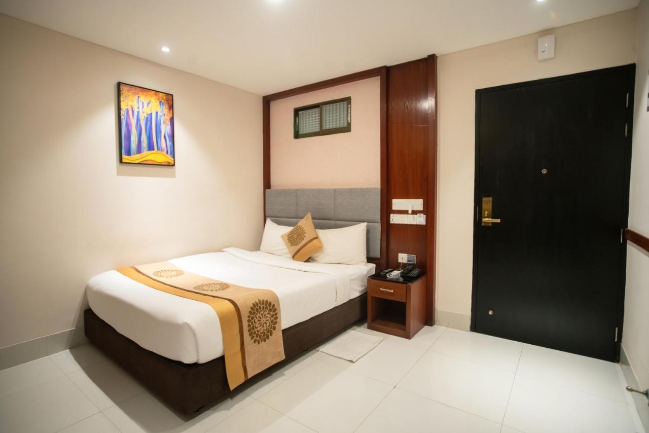 Jatra Hotel Grand Royal Dhaka Exterior foto